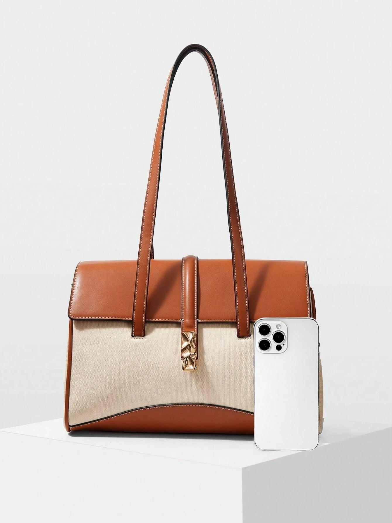 Borsa a spalla da donna con patta bicolore “Roma”