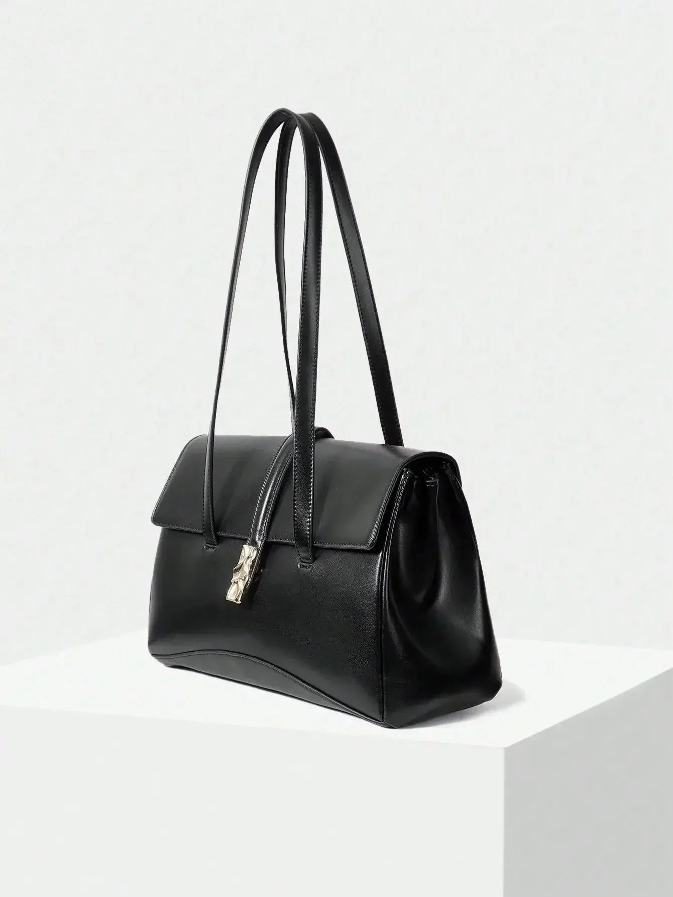 Borsa da donna a spalla con dettaglio fibbia “Fiorella”