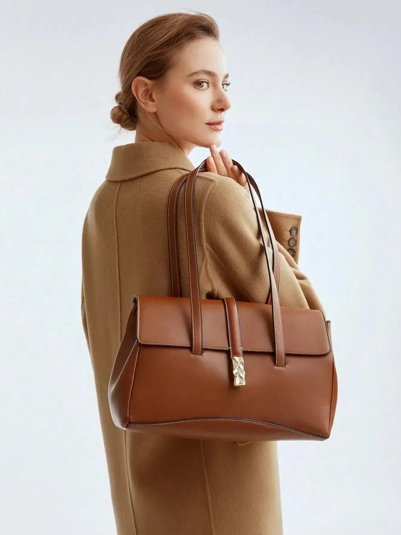 Borsa da donna a spalla con dettaglio fibbia “Fiorella”